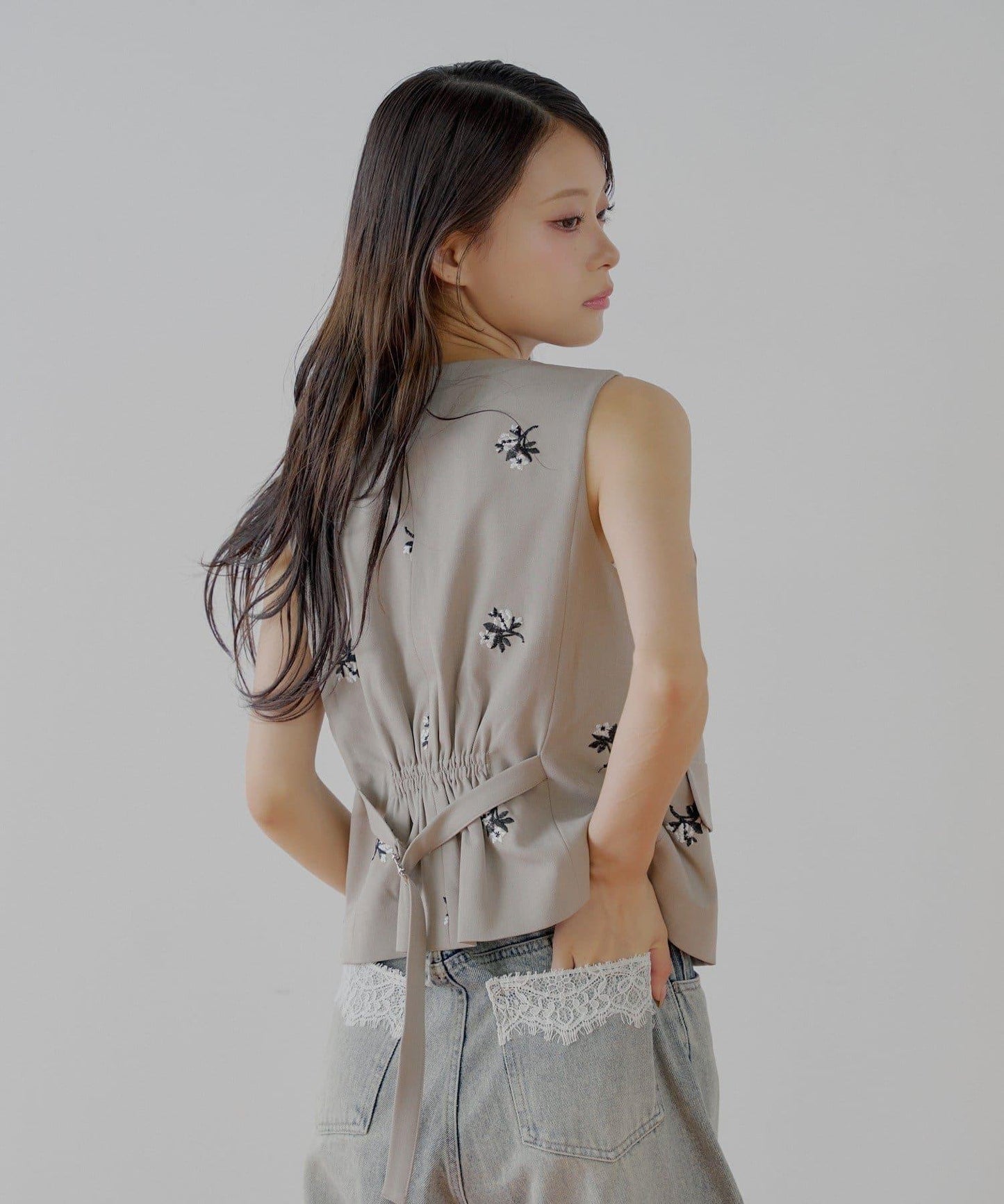 Chico 花卉刺繡無袖馬甲
