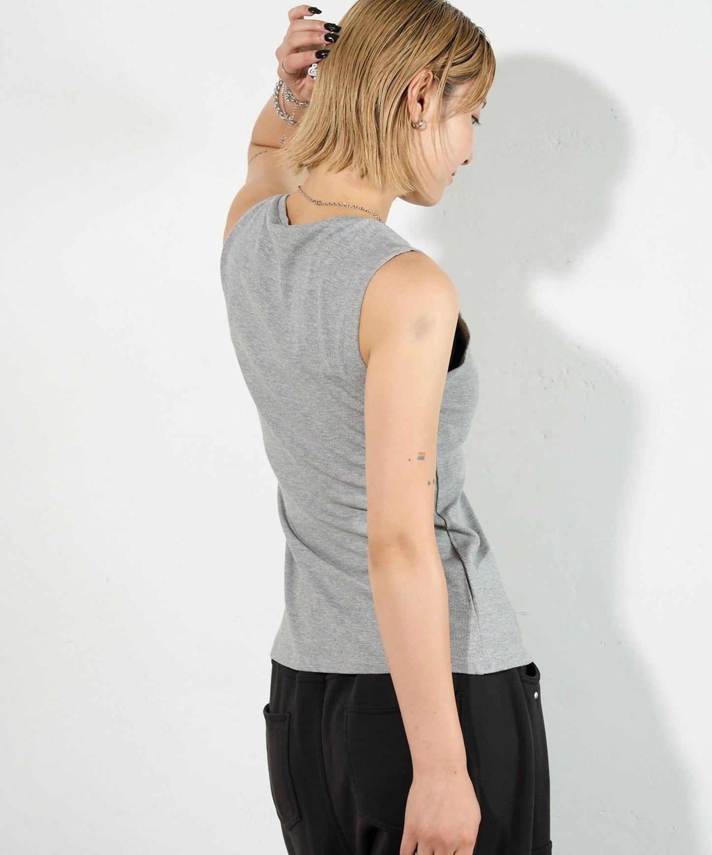 WHO'S WHO gallery 開叉羅紋無袖上衣