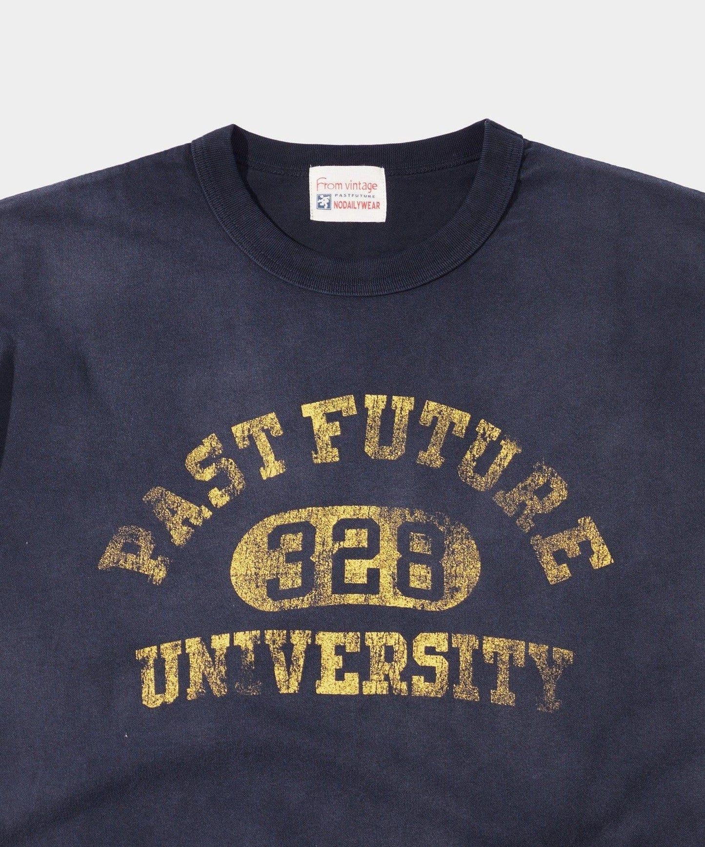 【來自復古風】錯誤大學T恤