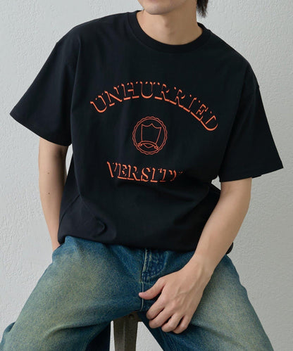 簡約大學印花T恤