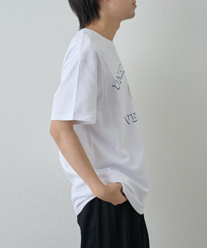 簡約大學印花T恤