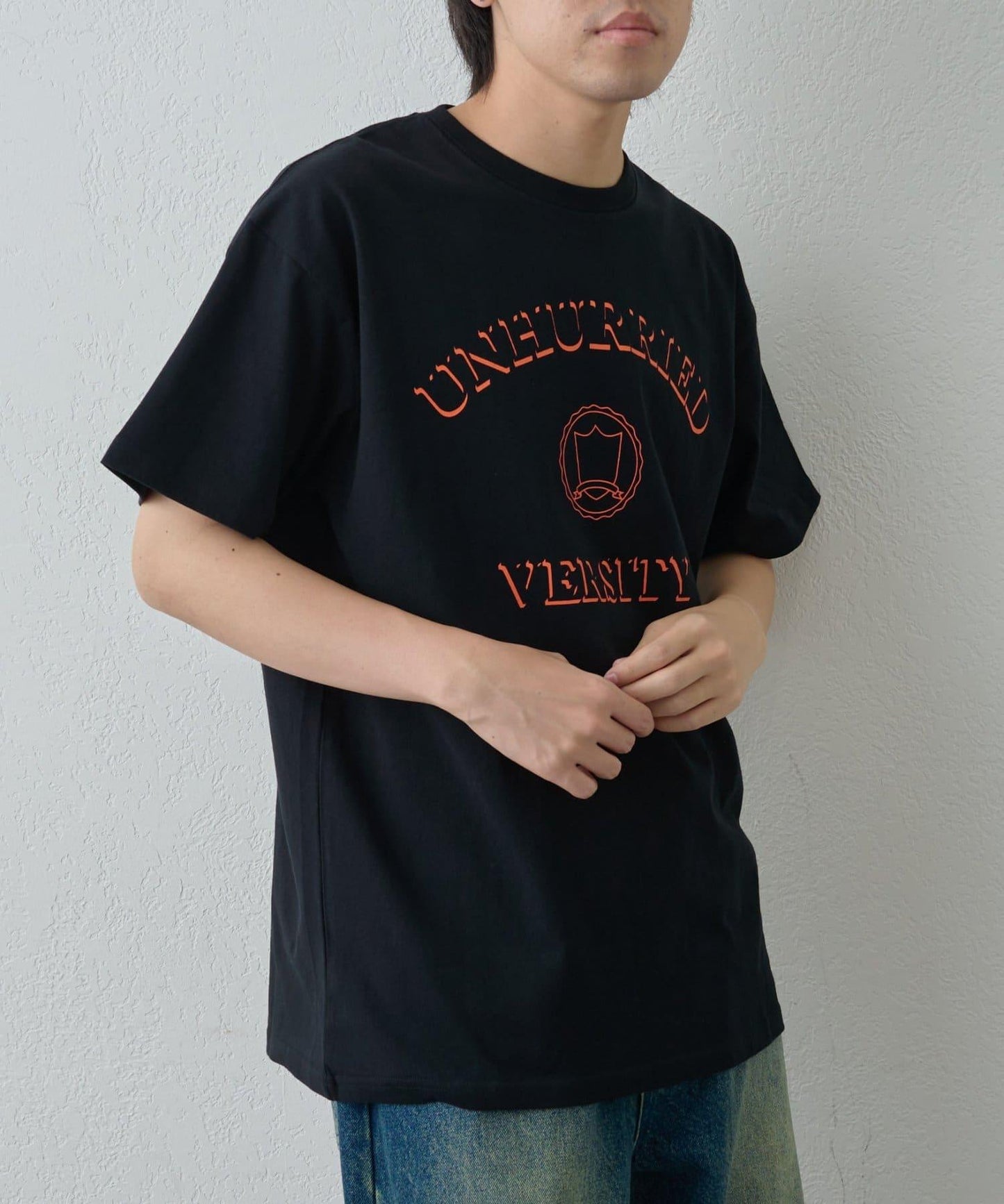 簡約大學印花T恤