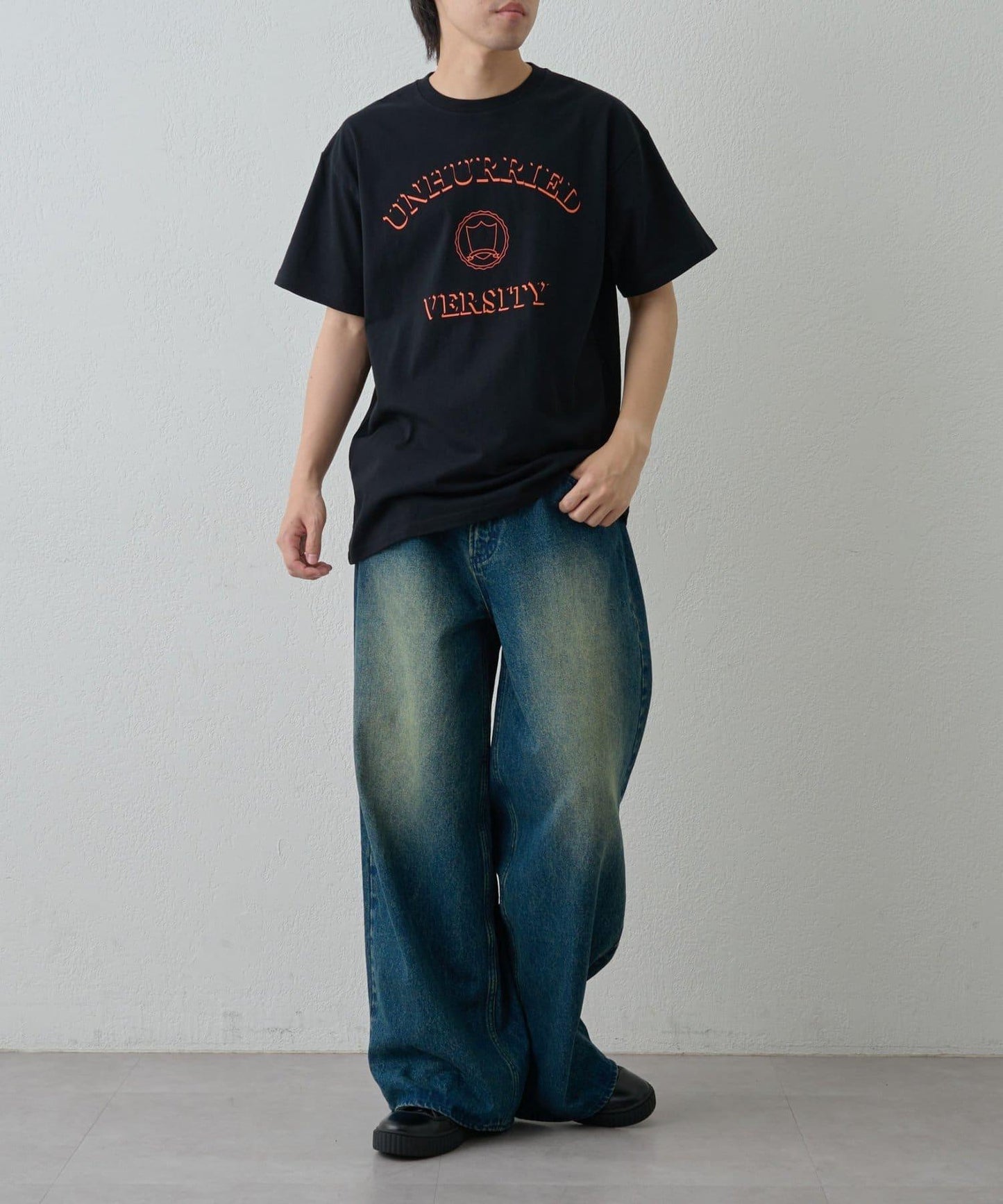 簡約大學印花T恤