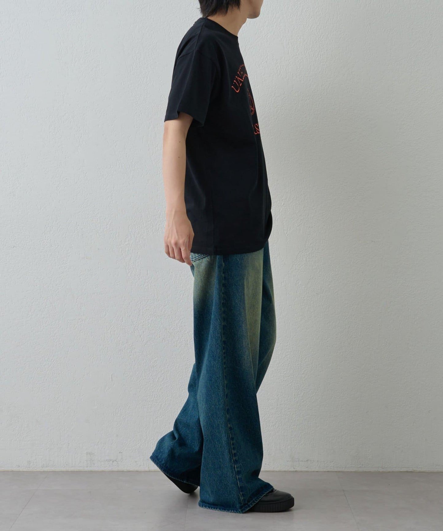 簡約大學印花T恤