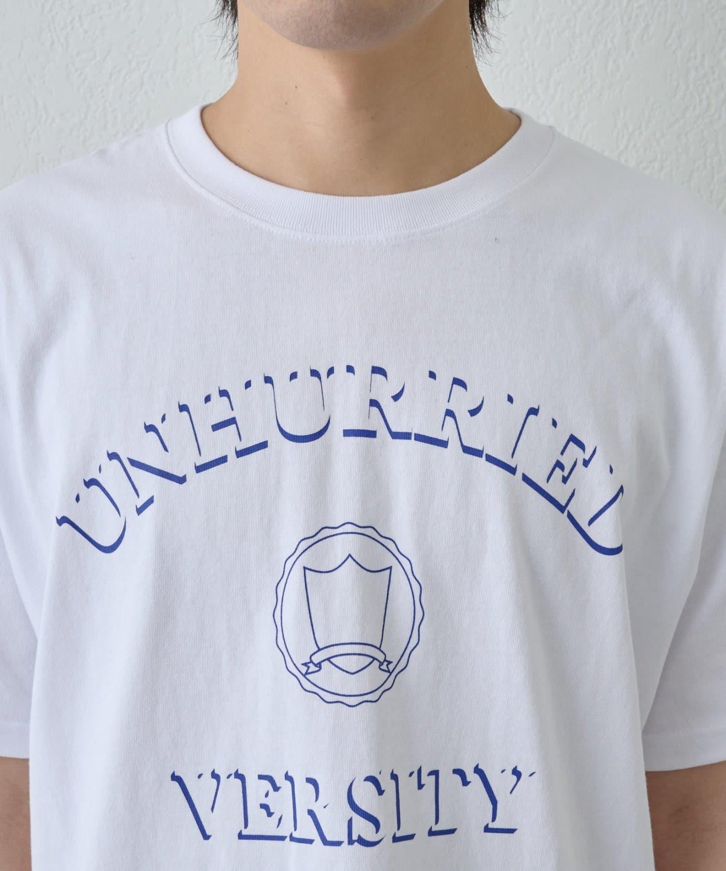 簡約大學印花T恤