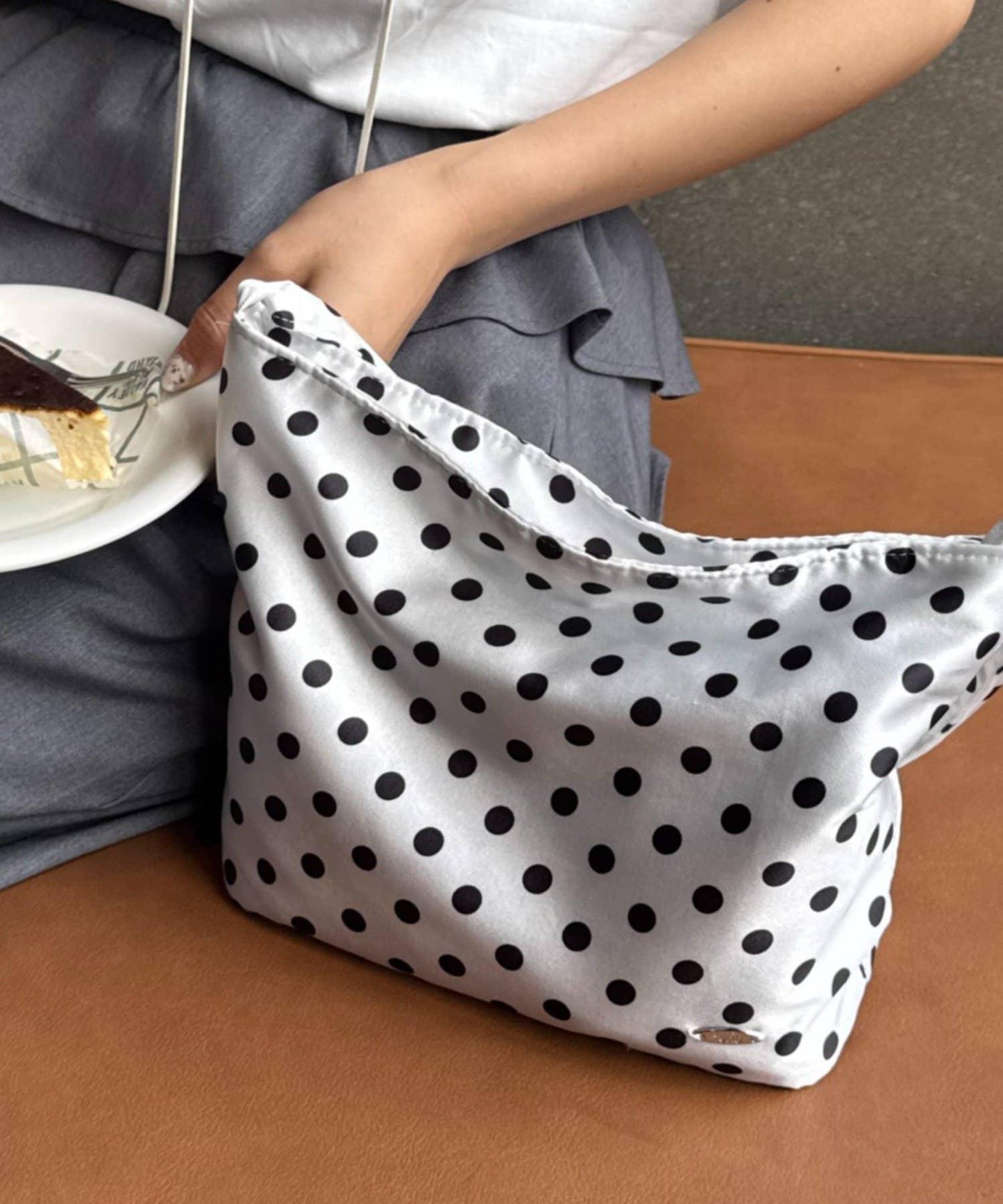 【CIAOPANIC TYPY】帶玫瑰吊墜緞面包