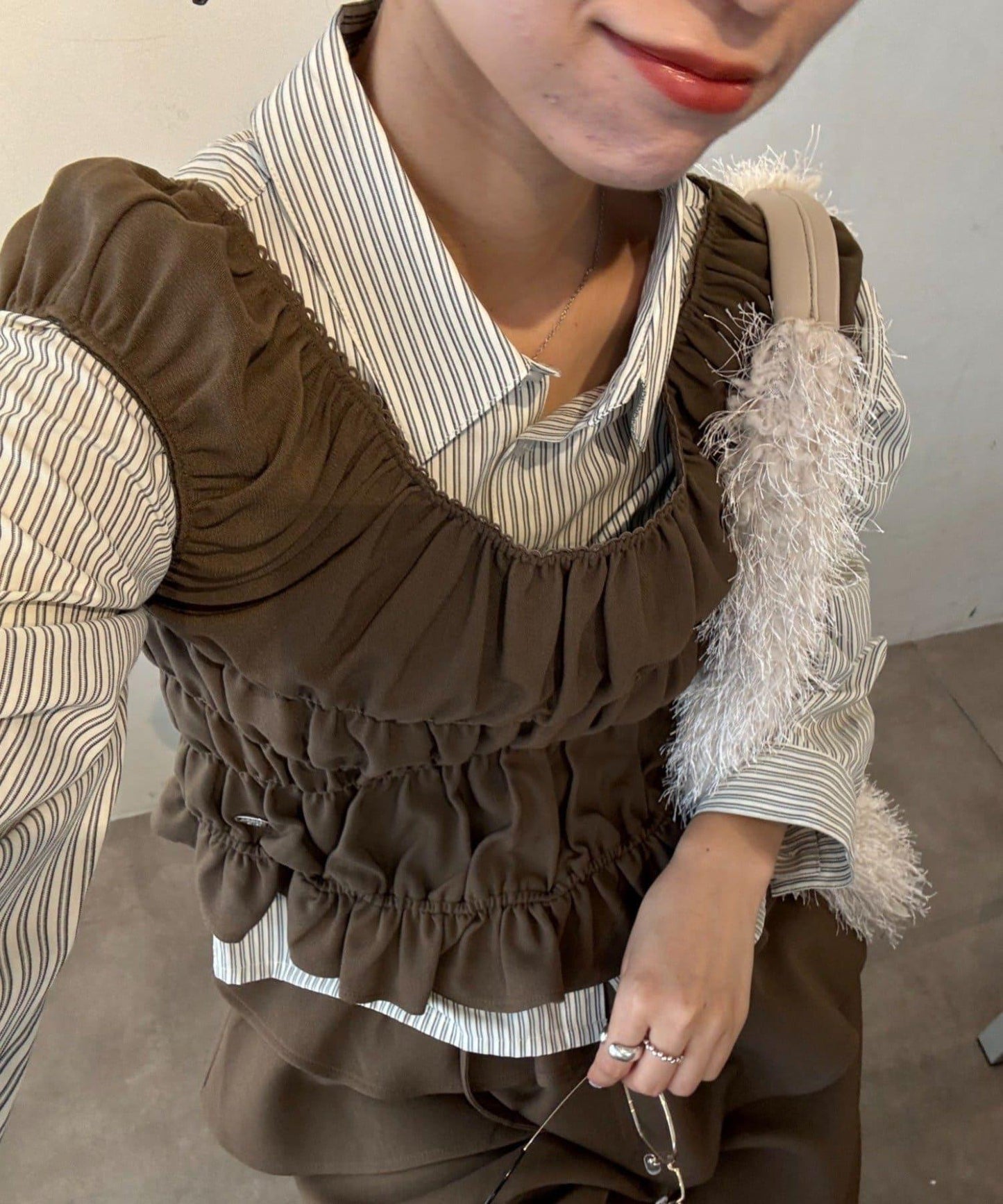 【TERIO韓國企劃】帶荷葉邊背心的條紋襯衫