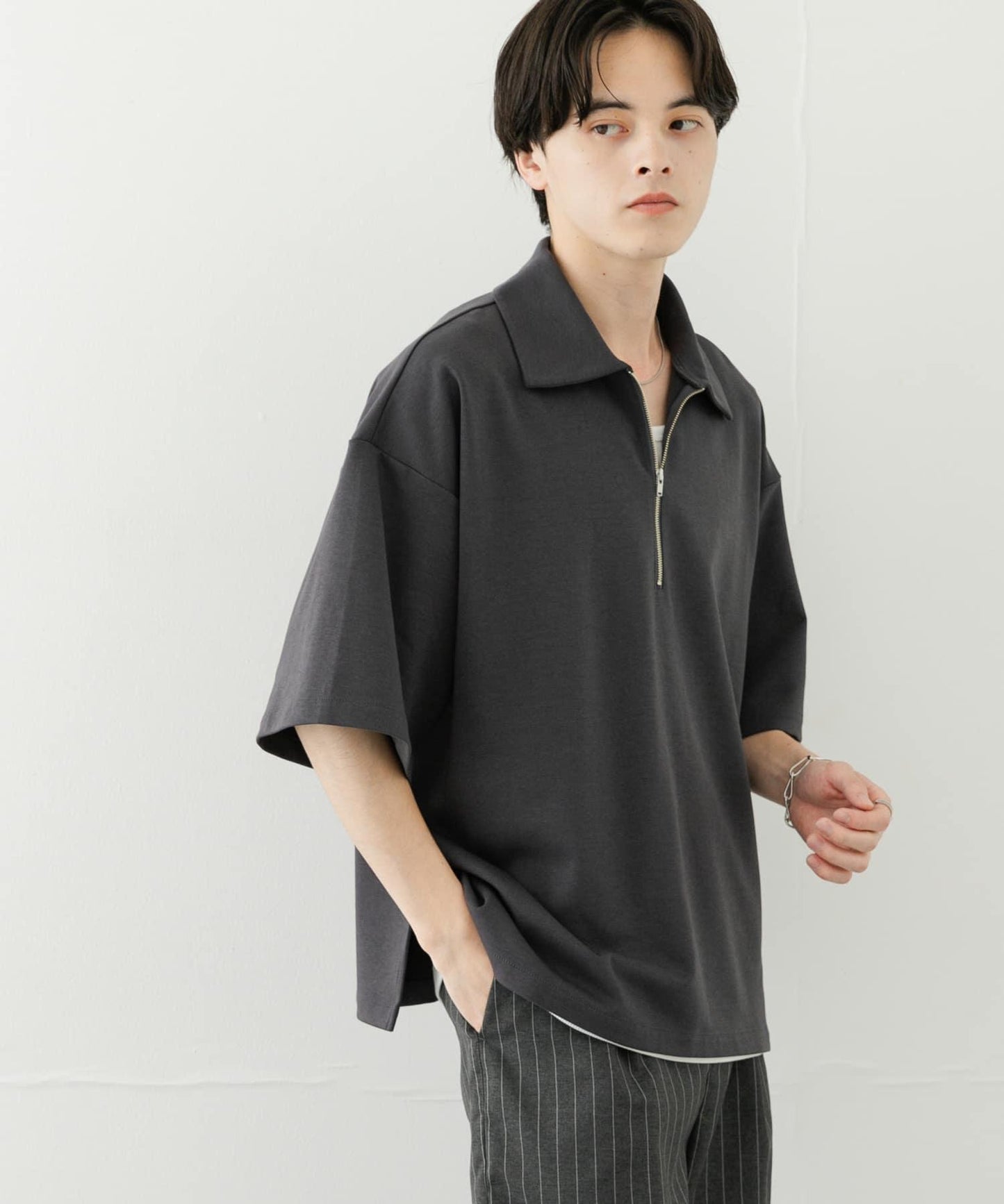 中性款高彈力半拉鍊短袖T恤