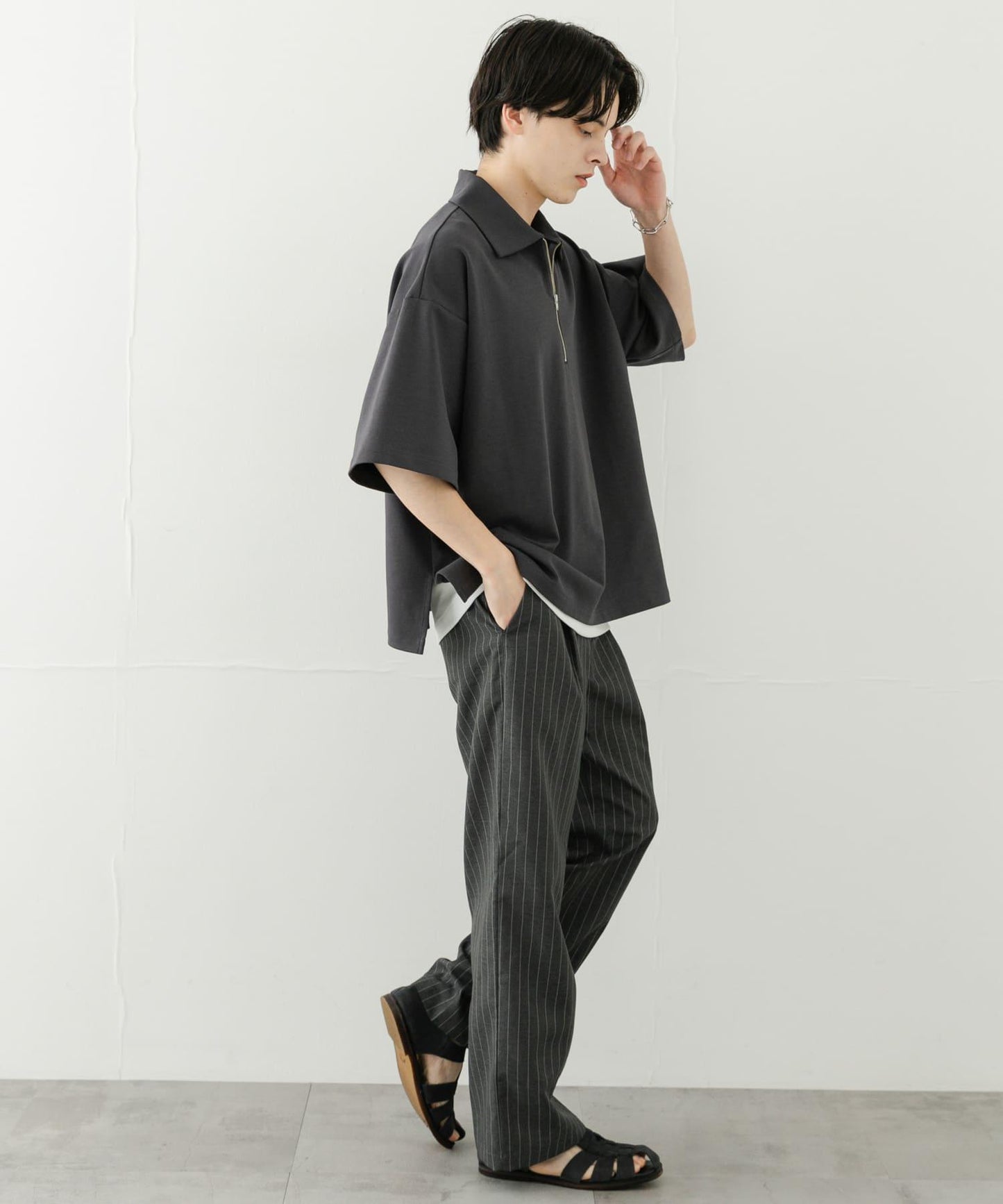 中性款高彈力半拉鍊短袖T恤