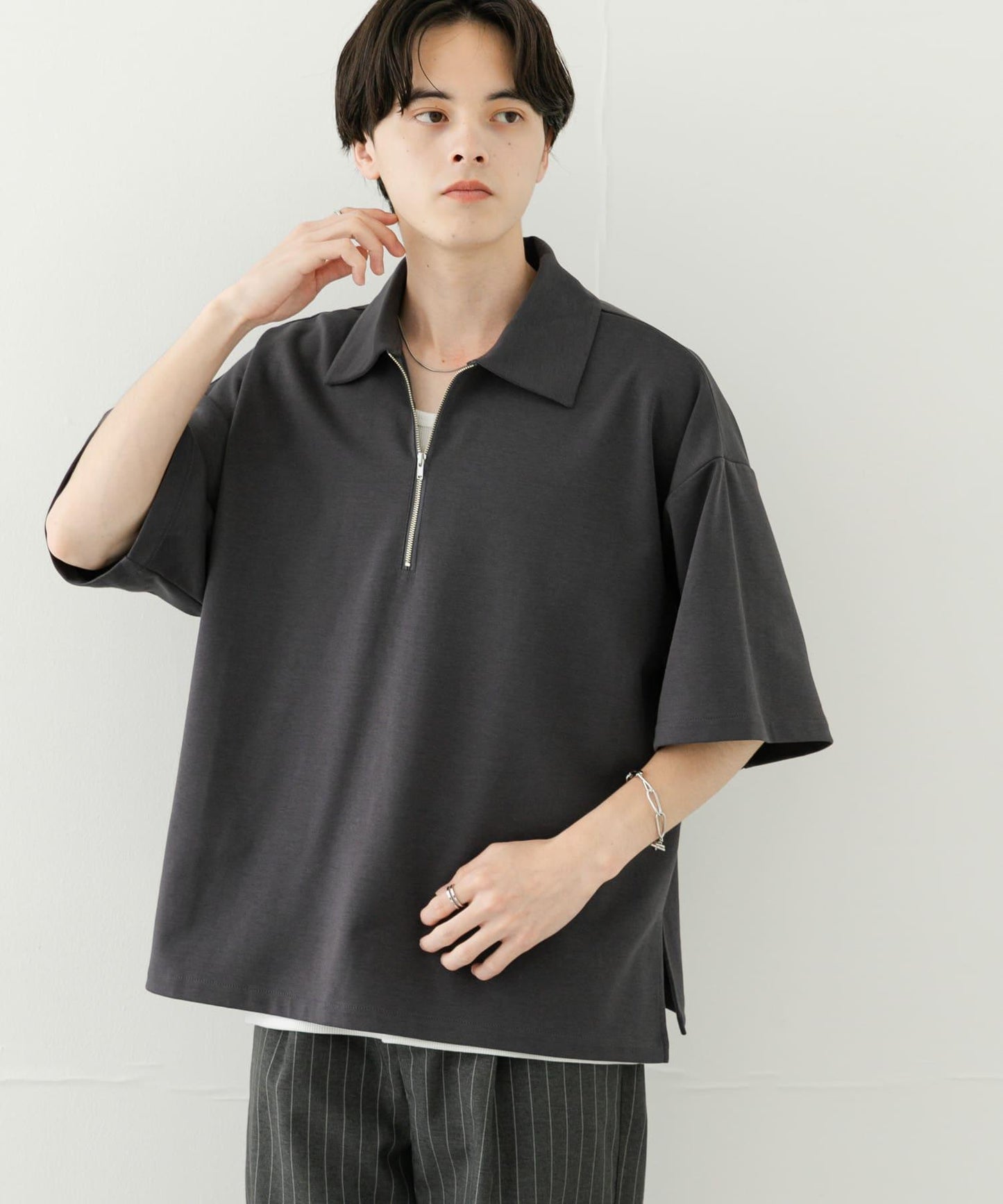 中性款高彈力半拉鍊短袖T恤