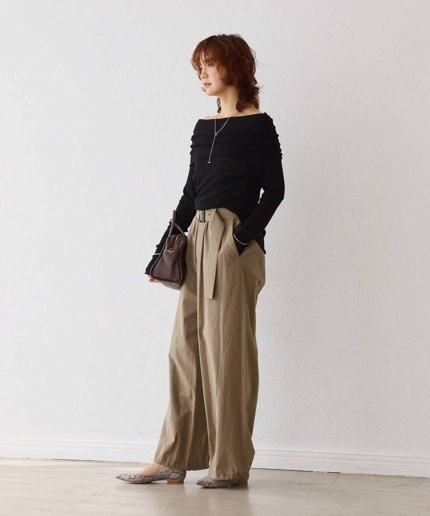 【女性化的透明感】紗質露肩套頭T恤/8月下旬發貨預定