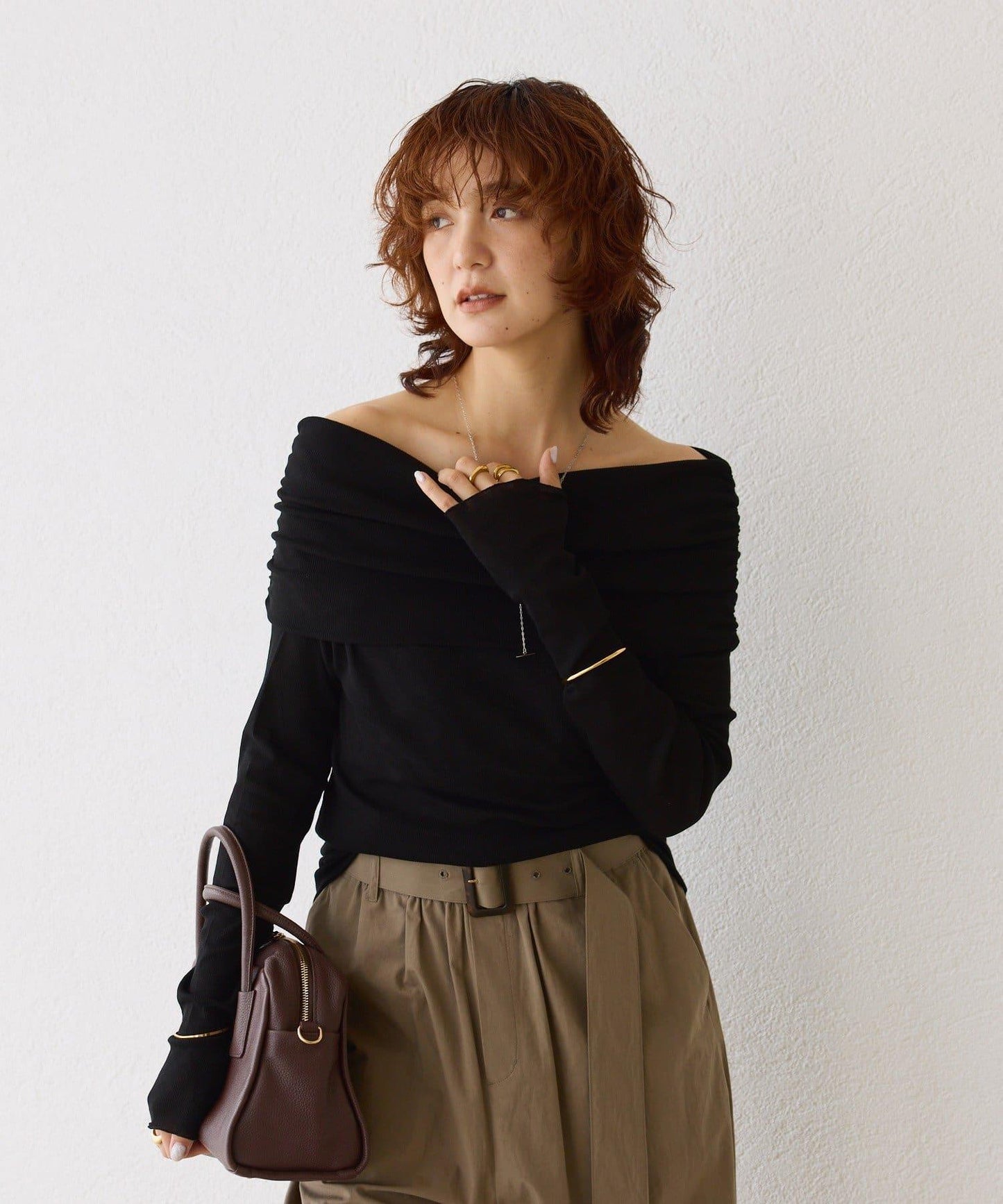 【女性化的透明感】紗質露肩套頭T恤/8月下旬發貨預定