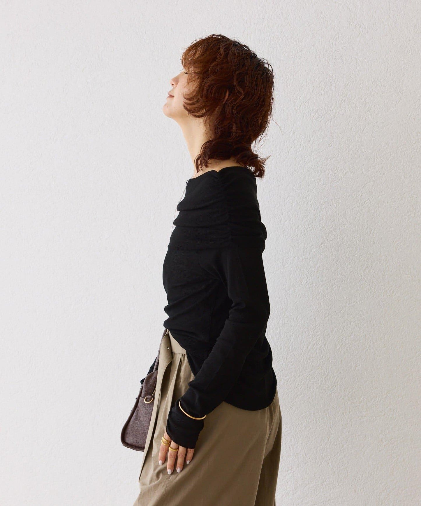 【女性化的透明感】紗質露肩套頭T恤/8月下旬發貨預定