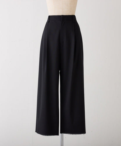 【CEPIE./塞皮艾】修身直筒褲/卡其褲