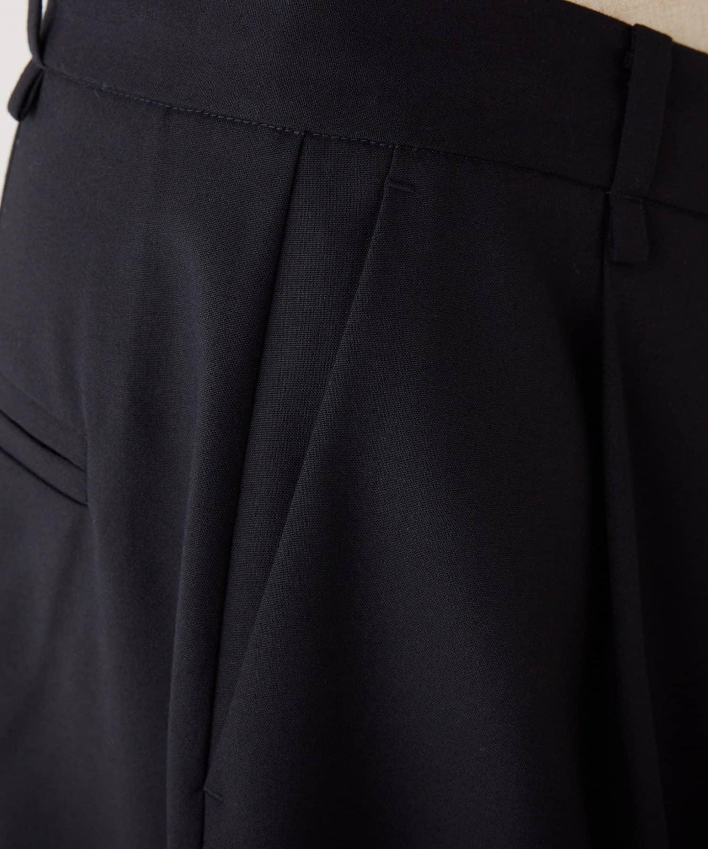 【CEPIE./塞皮艾】修身直筒褲/卡其褲