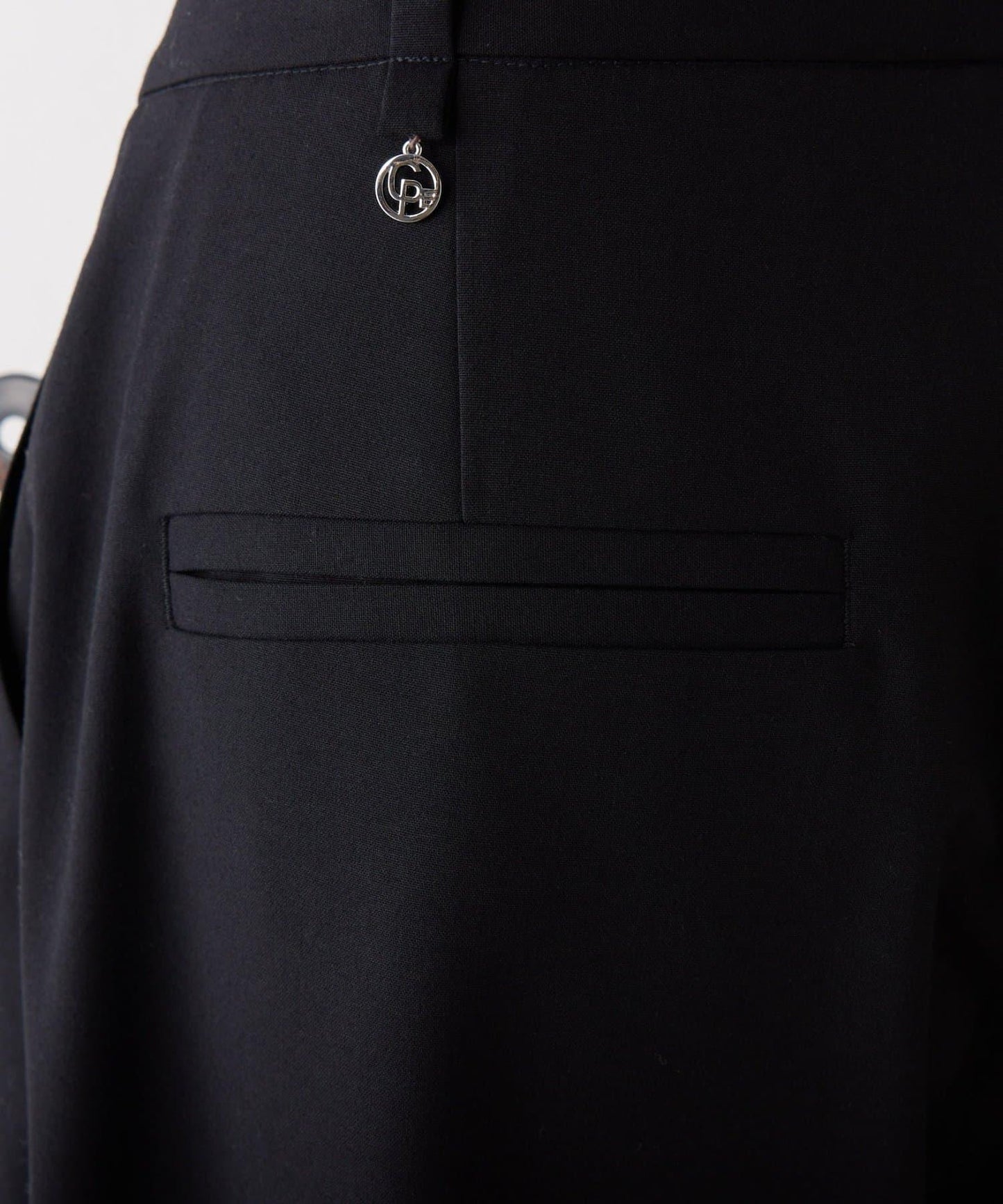 【CEPIE./塞皮艾】修身直筒褲/卡其褲