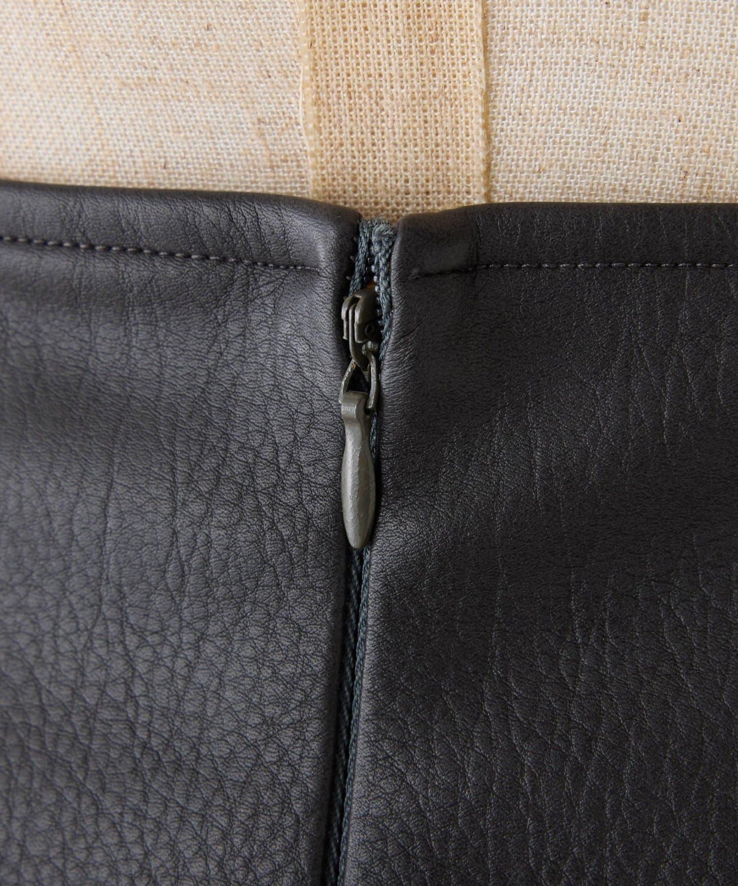 【CEPIE./塞皮艾】皮質裙