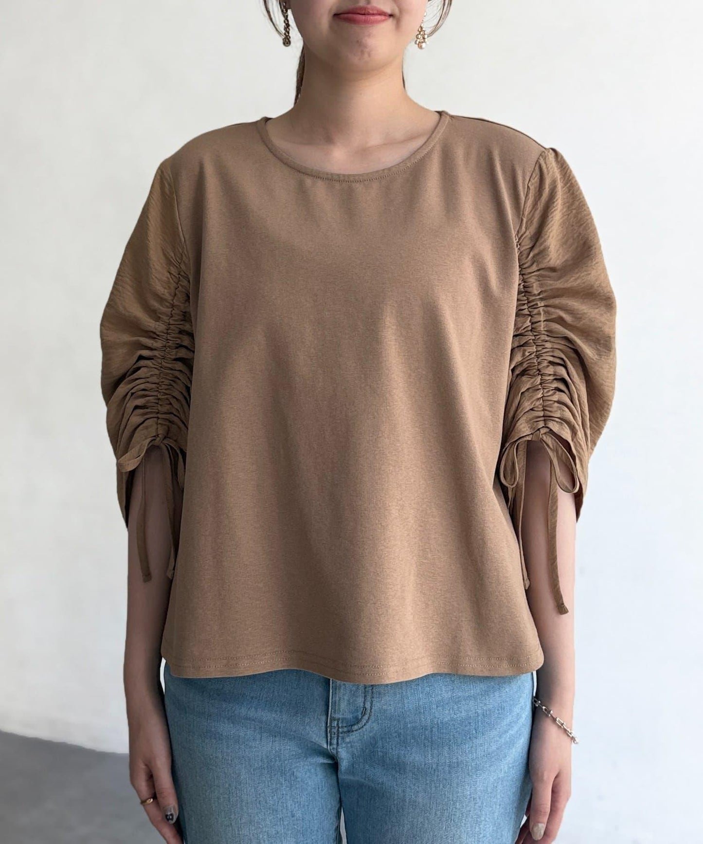 袖子垂褶T恤