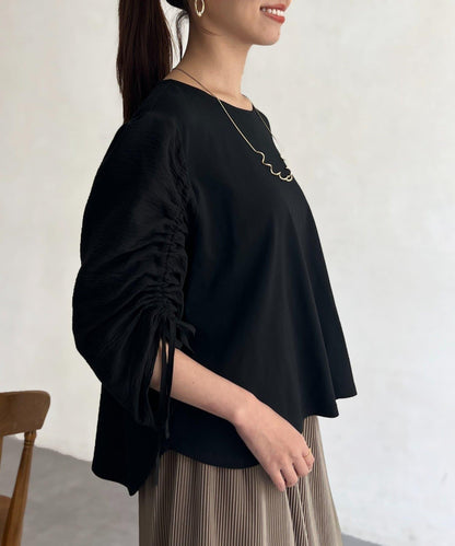 袖子垂褶T恤