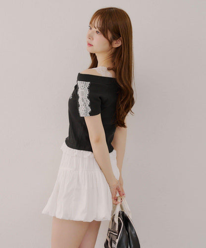 露肩蕾絲裝飾高領上衣