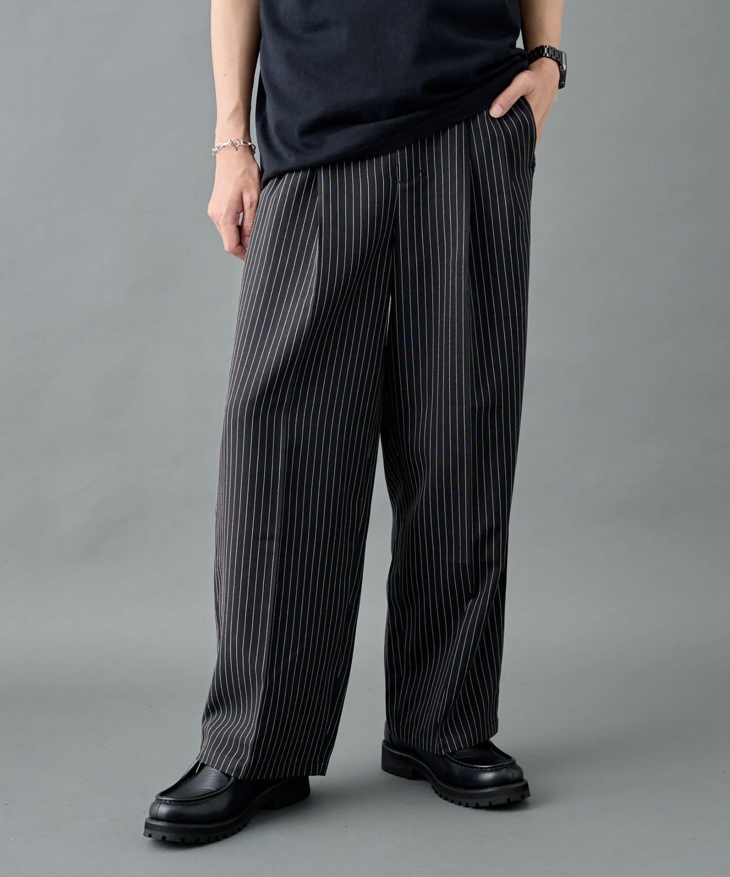 細條紋兩摺寬鬆褲