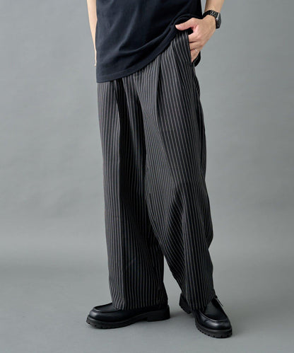 細條紋兩摺寬鬆褲