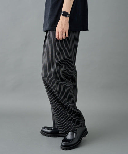 細條紋兩摺寬鬆褲