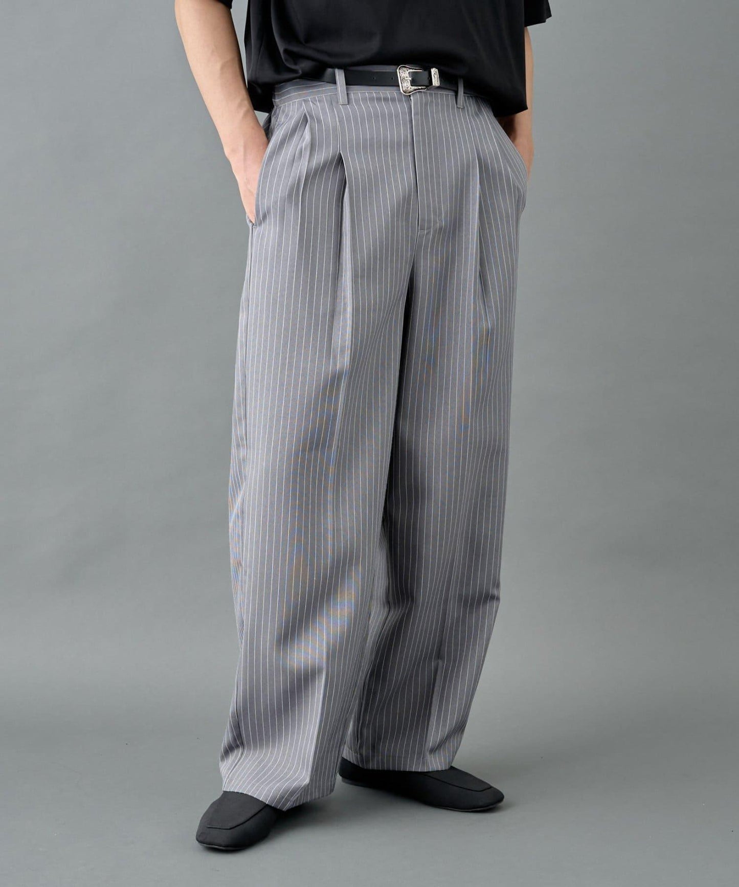 細條紋兩摺寬鬆褲