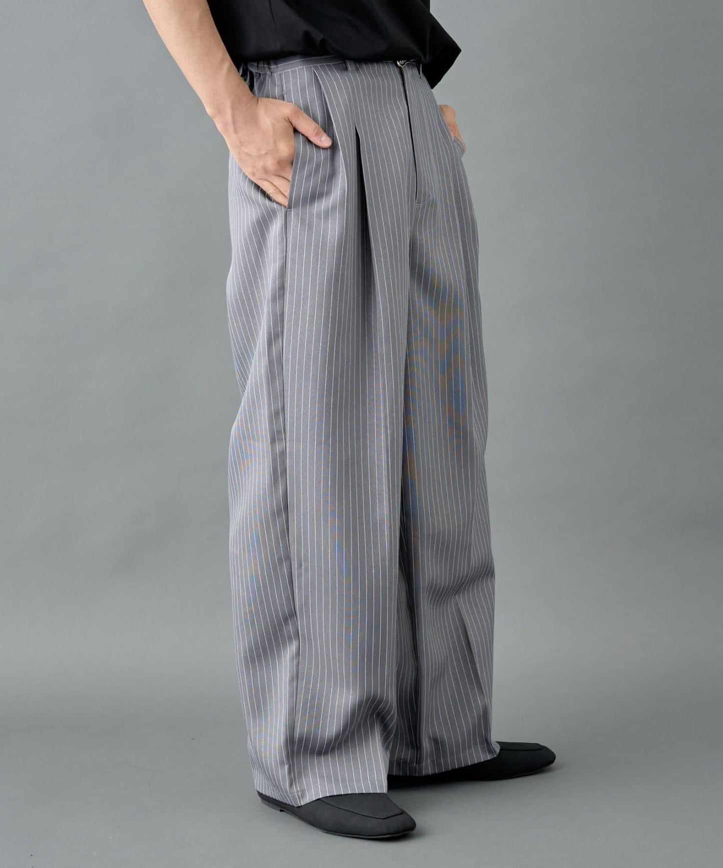 細條紋兩摺寬鬆褲