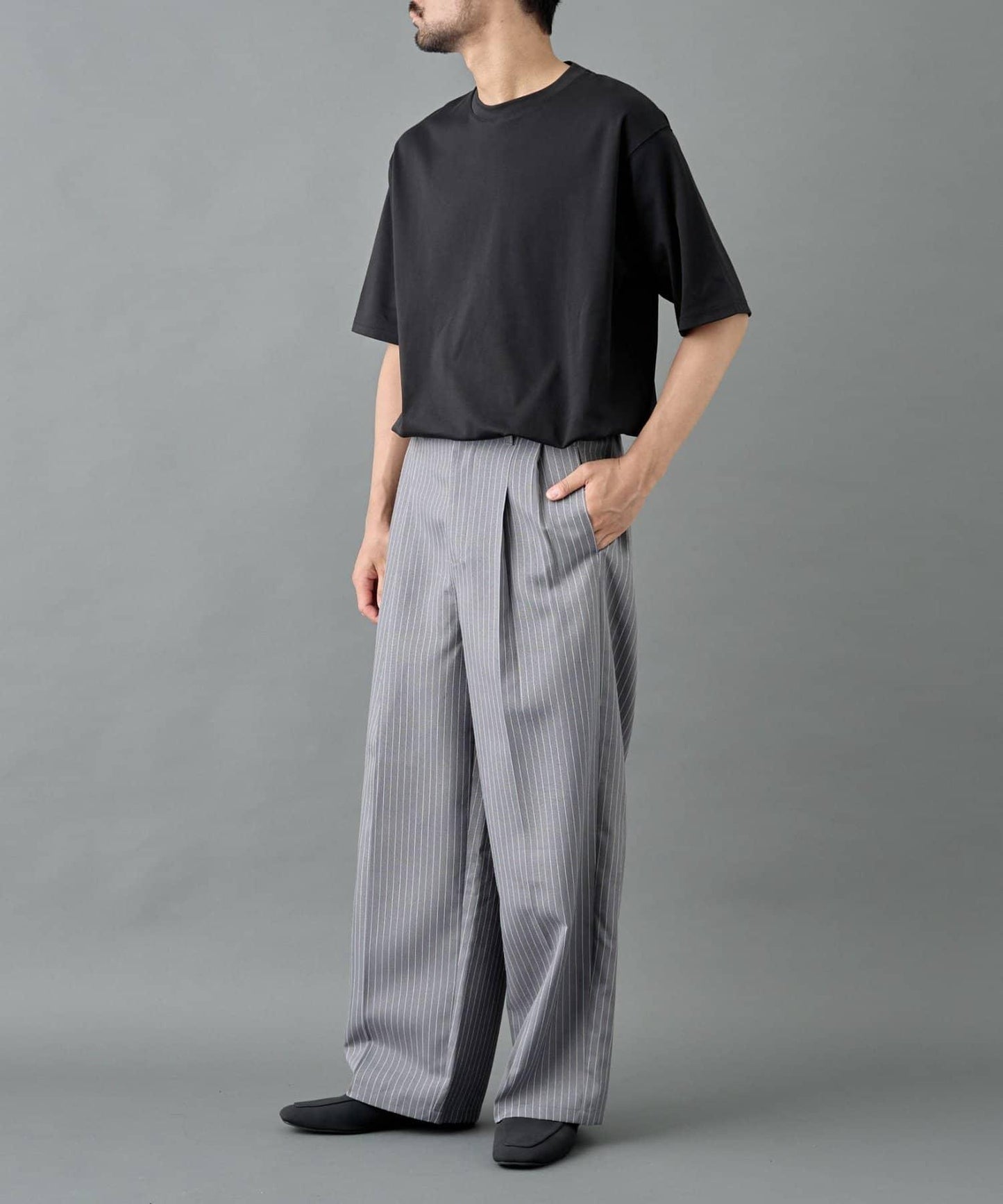 細條紋兩摺寬鬆褲