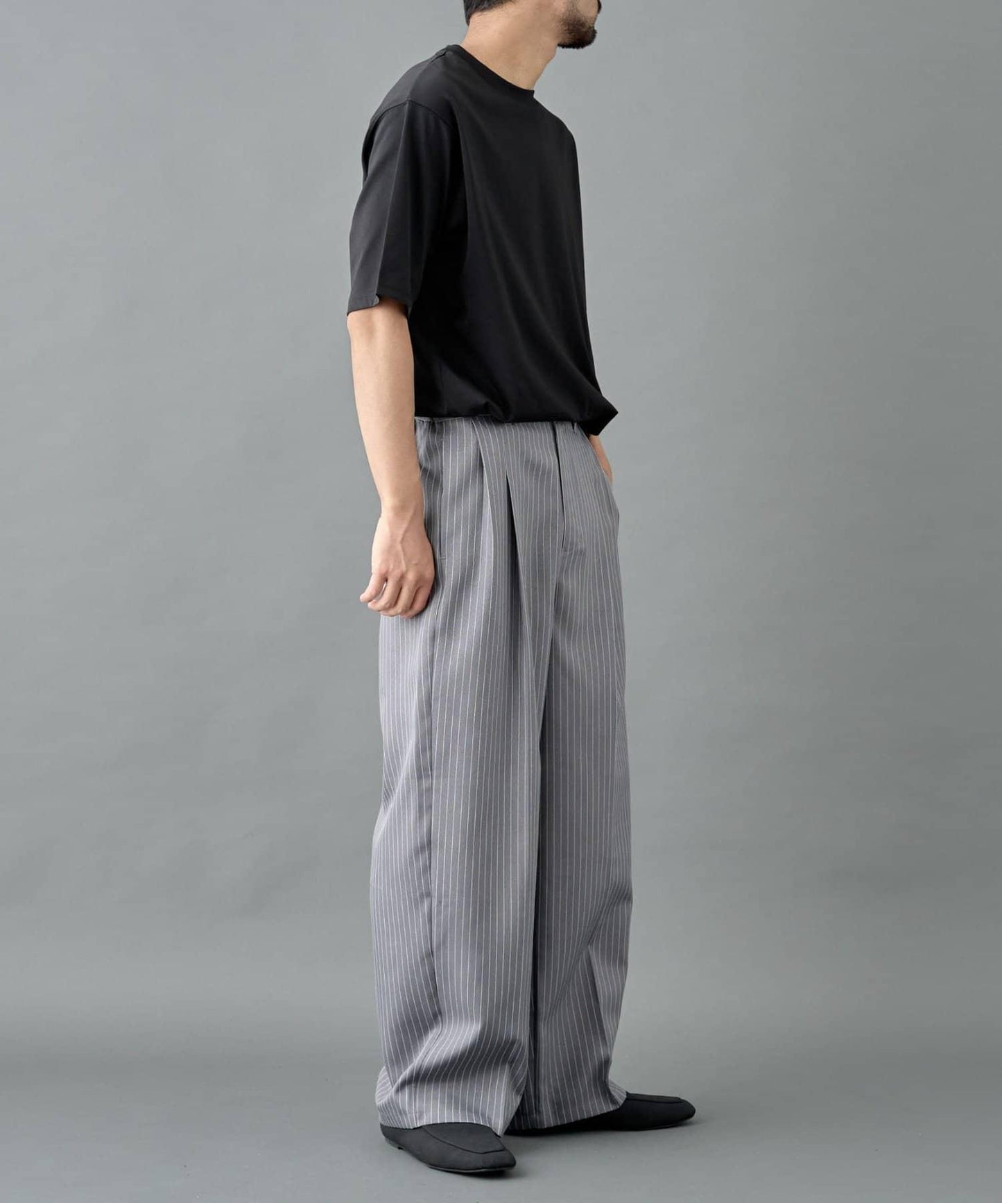 細條紋兩摺寬鬆褲