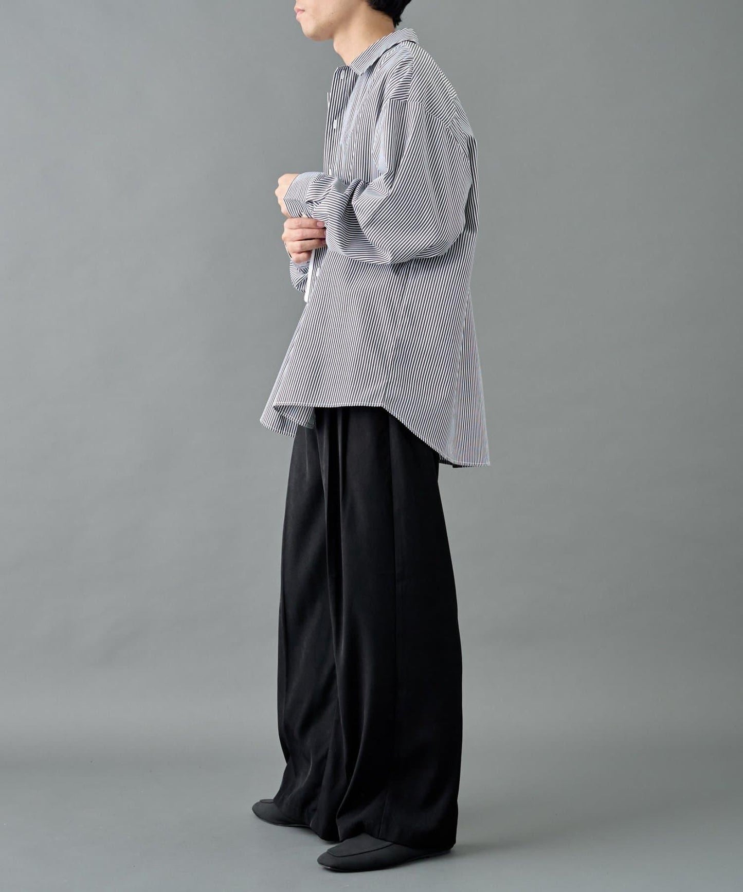 2褶寬鬆直筒西褲褲子