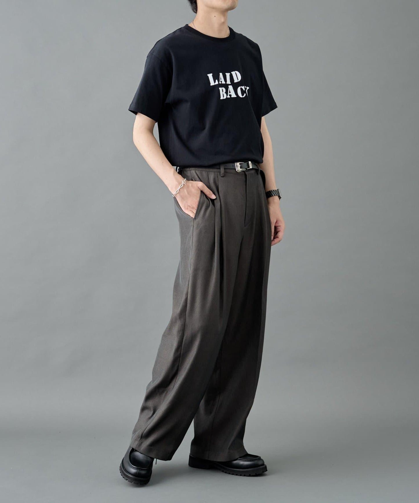 2褶寬鬆直筒西褲褲子