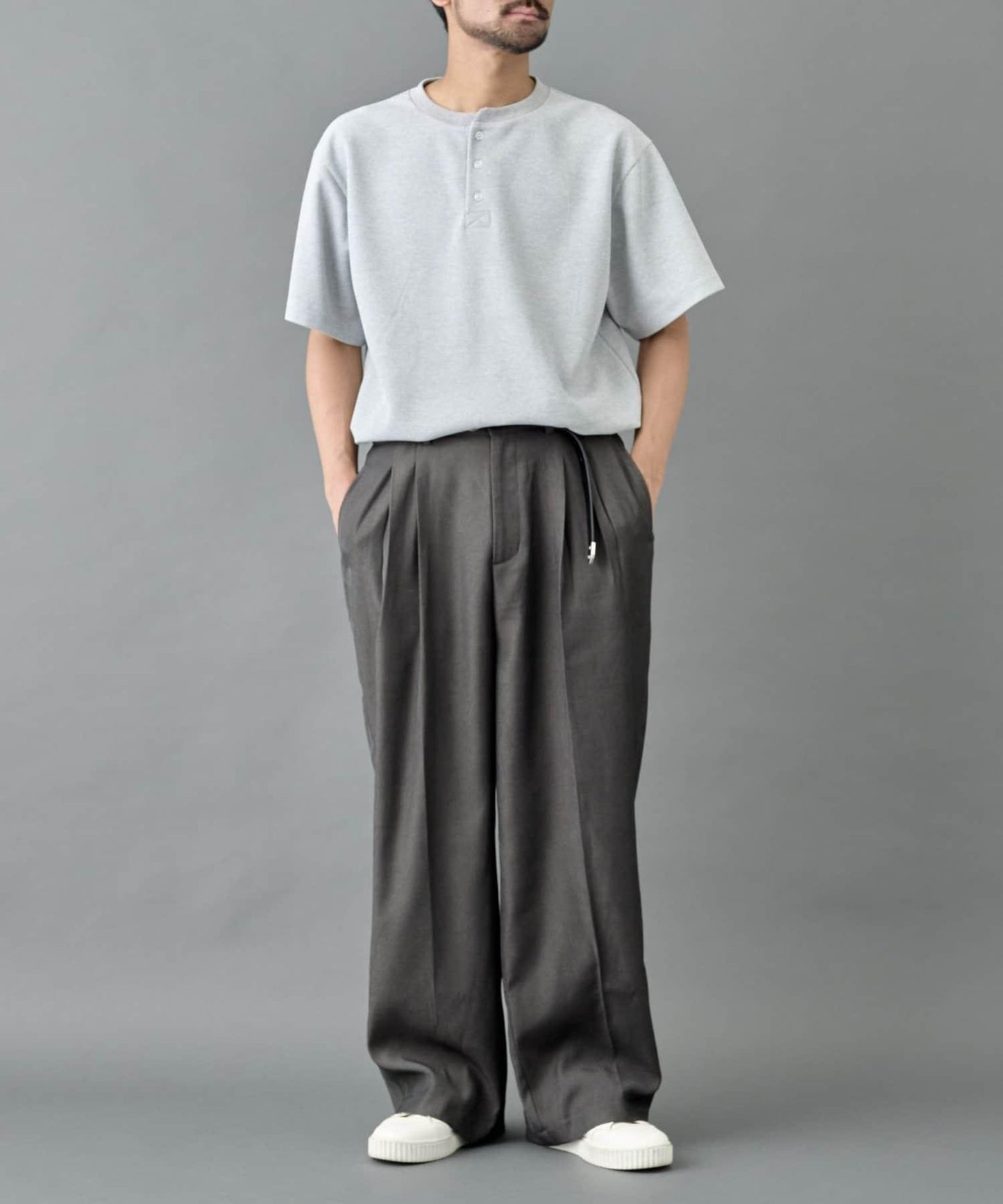 2褶寬鬆直筒西褲褲子