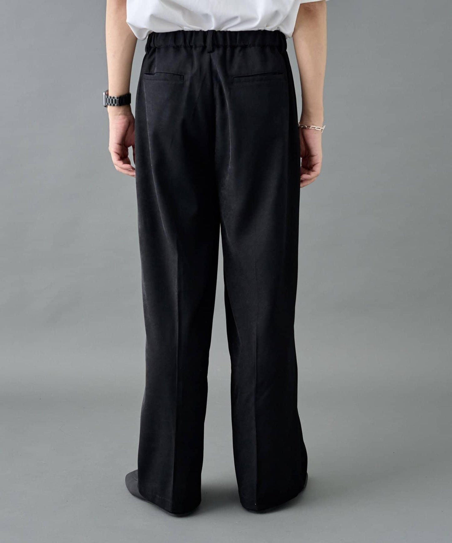 2褶寬鬆直筒西褲褲子