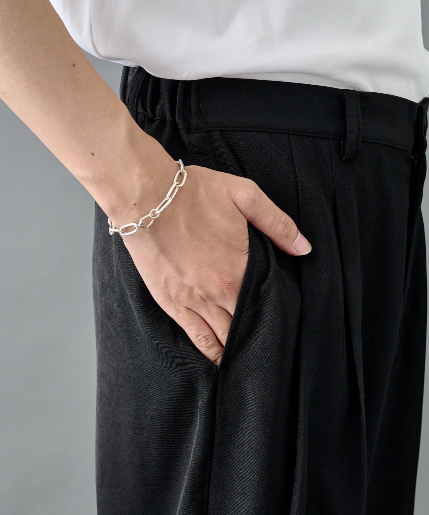 2褶寬鬆直筒西褲褲子