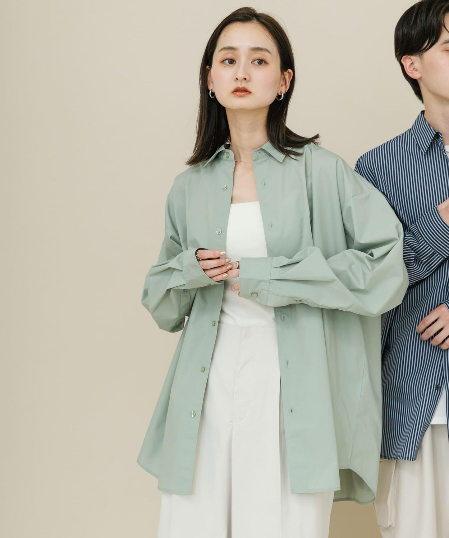 中性款寬鬆常規領襯衫