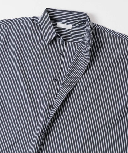 中性款寬鬆常規領襯衫