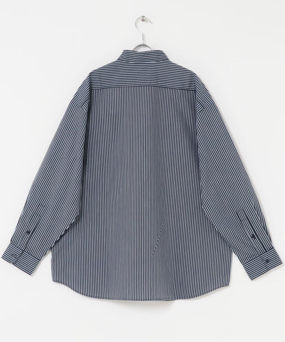 中性款寬鬆常規領襯衫