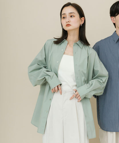 中性款寬鬆常規領襯衫