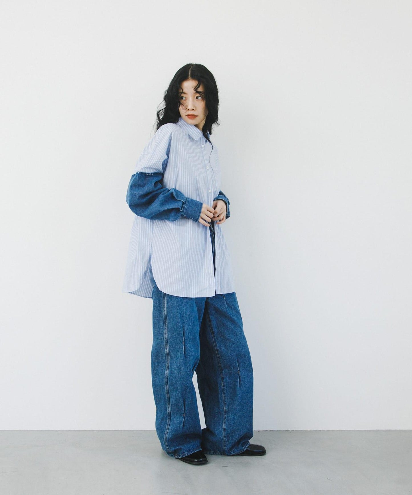 牛仔拼接袖改良襯衫