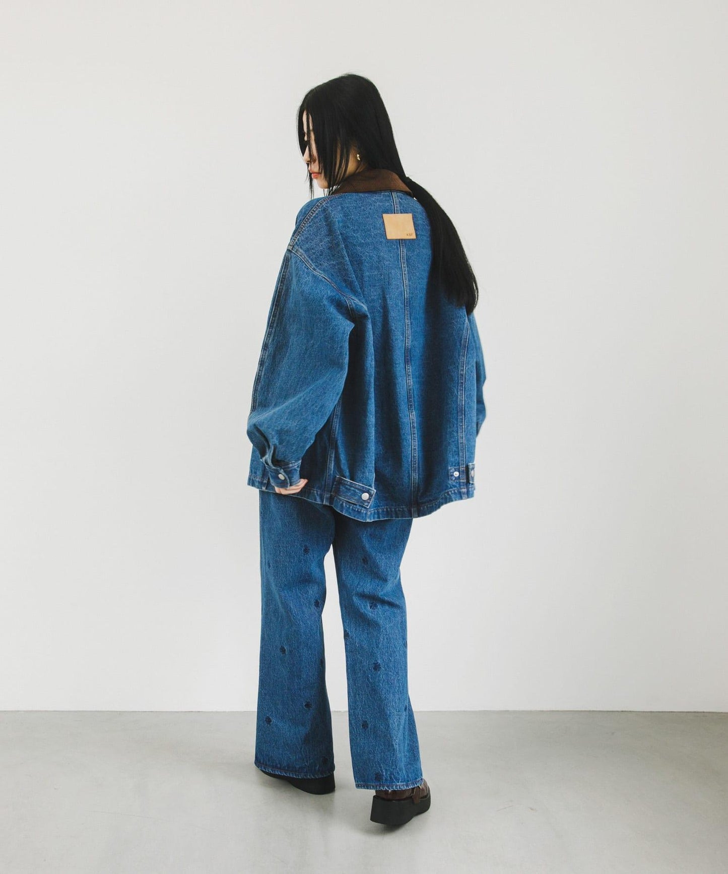 拼接口袋喇叭牛仔褲