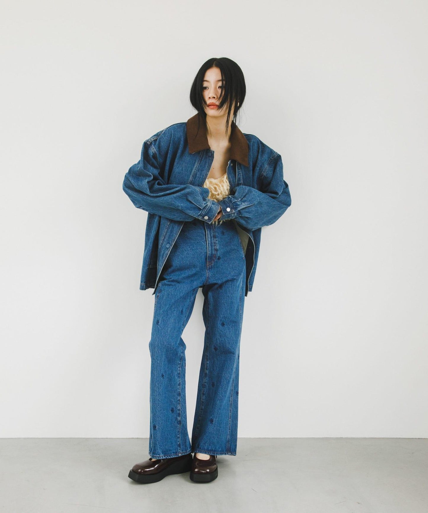 拼接口袋喇叭牛仔褲