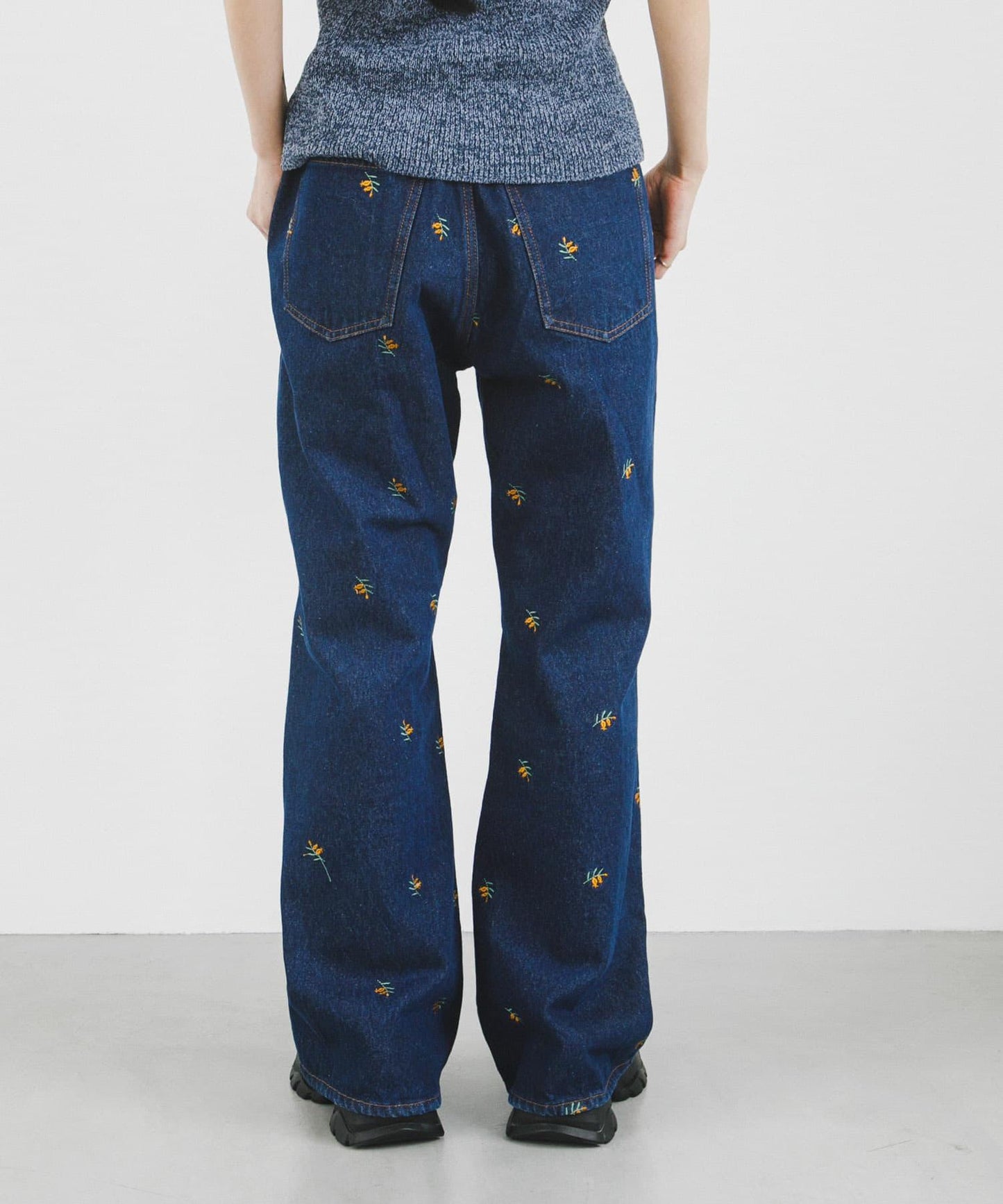 拼接口袋喇叭牛仔褲