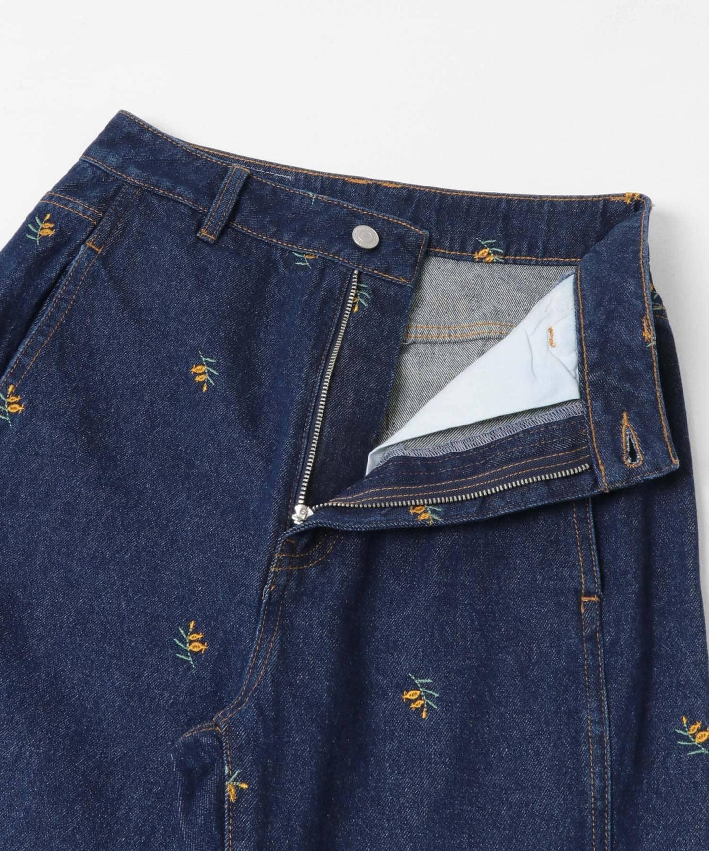 拼接口袋喇叭牛仔褲