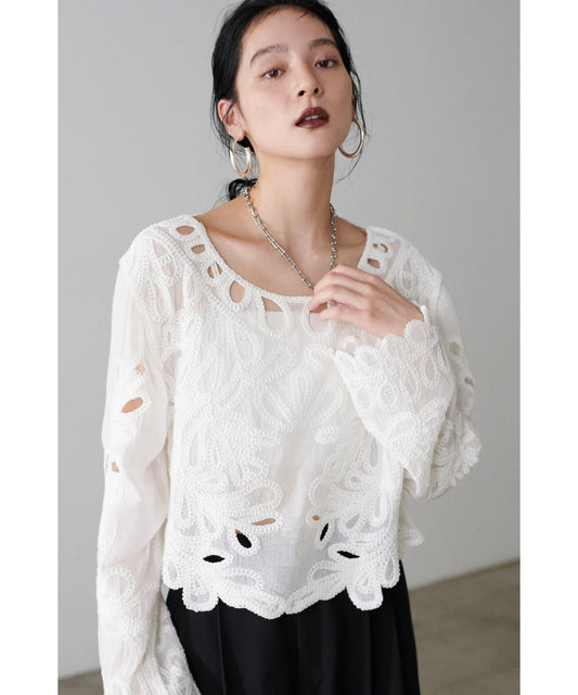 刺繡雪紡上衣