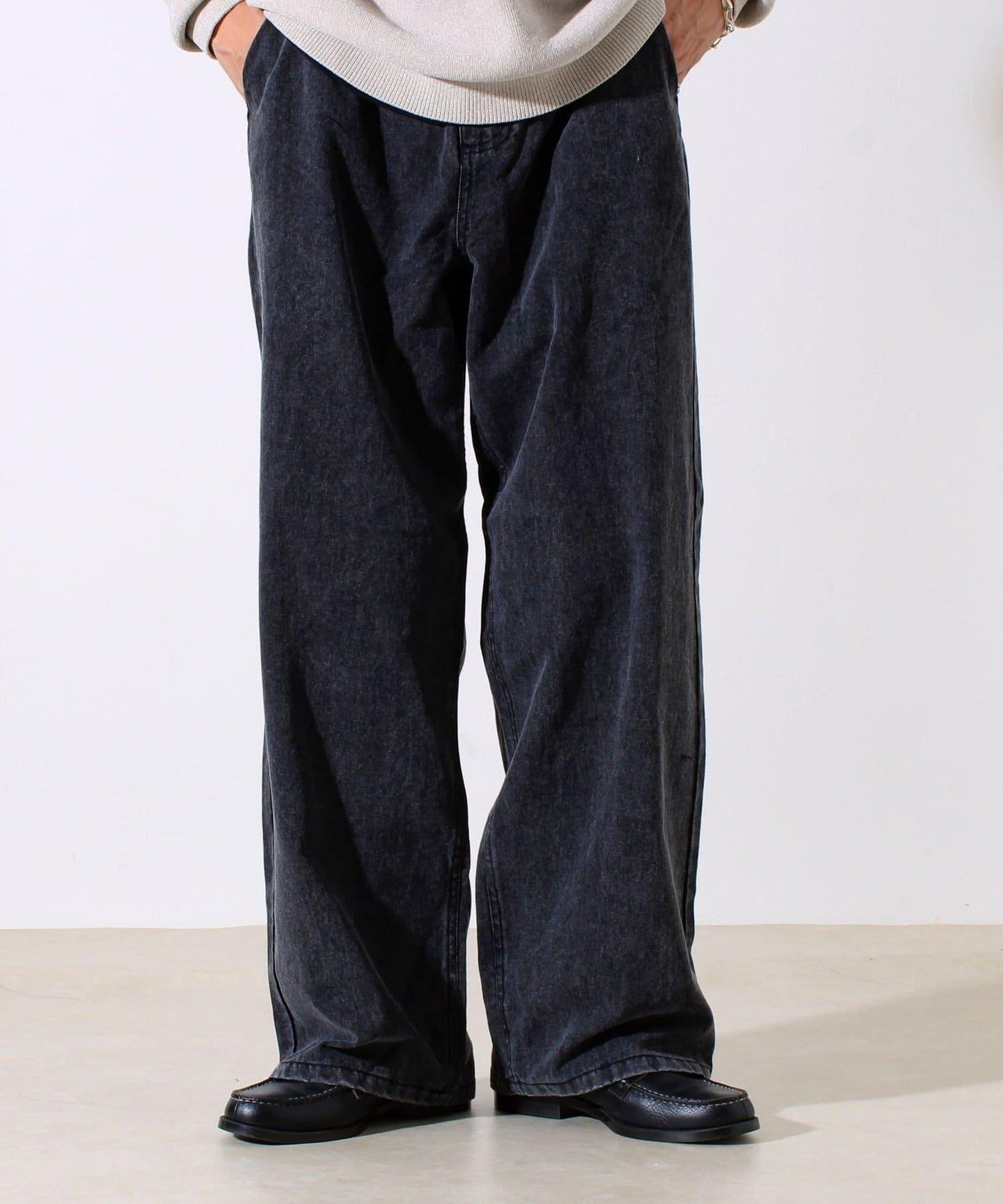 【寬鬆愛好者必看】鴨絨地寬鬆剪裁褲