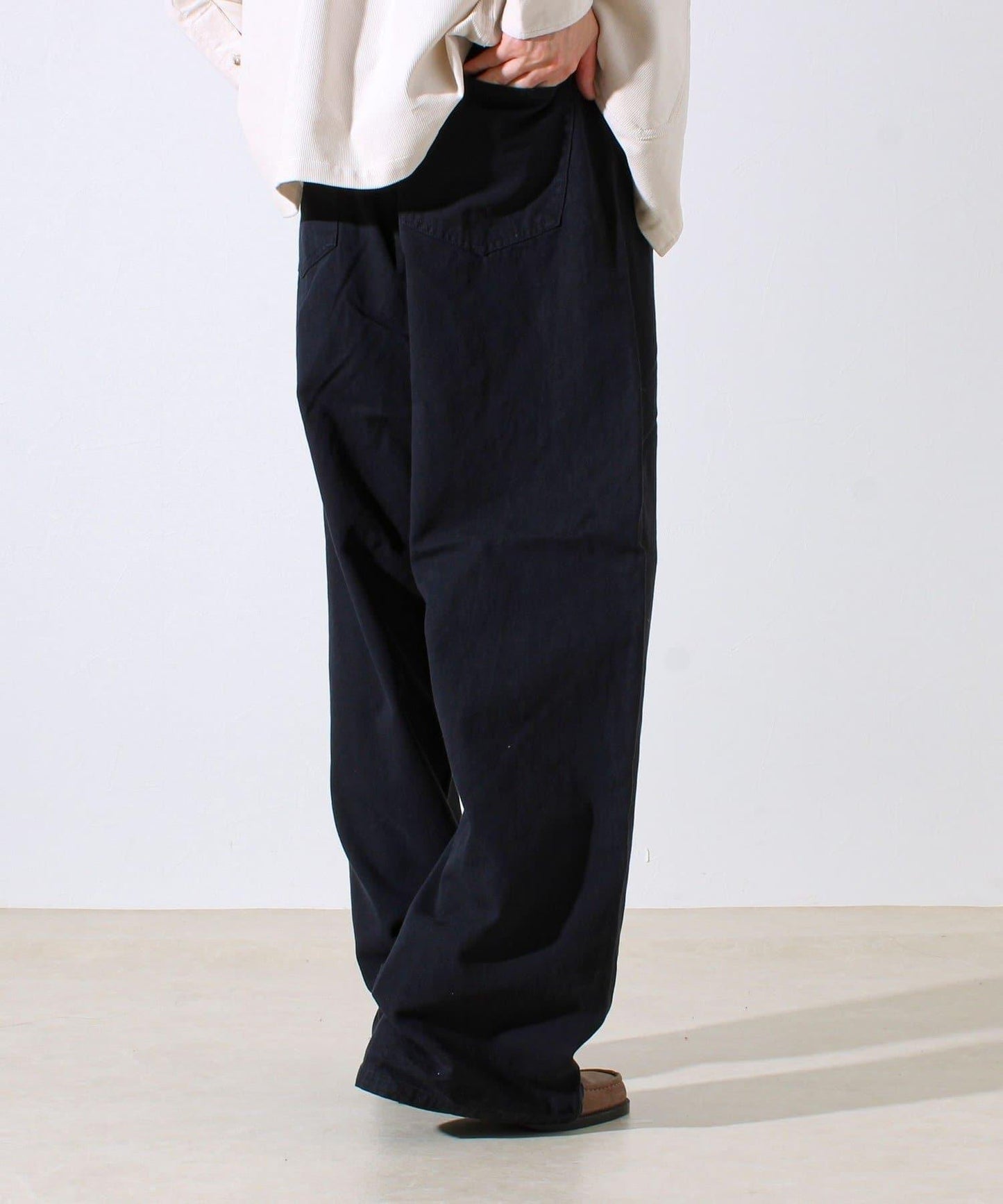 【寬鬆愛好者必看】鴨絨地寬鬆剪裁褲