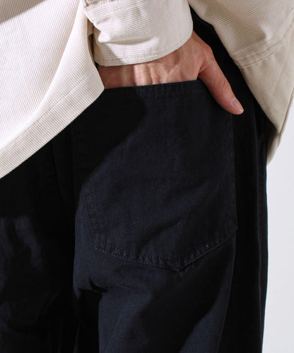 【寬鬆愛好者必看】鴨絨地寬鬆剪裁褲