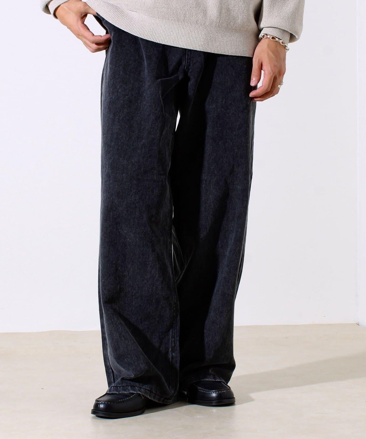 【寬鬆愛好者必看】鴨絨地寬鬆剪裁褲